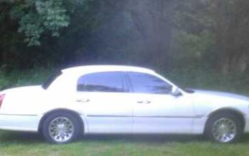 2001 Lincoln Town Car Signature Series