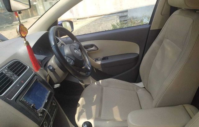 Volkswagen vento .. cell.9864527342