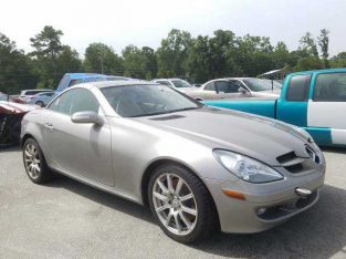 2006 Mercedes Benz SLK 350 GOING FOR N400,000