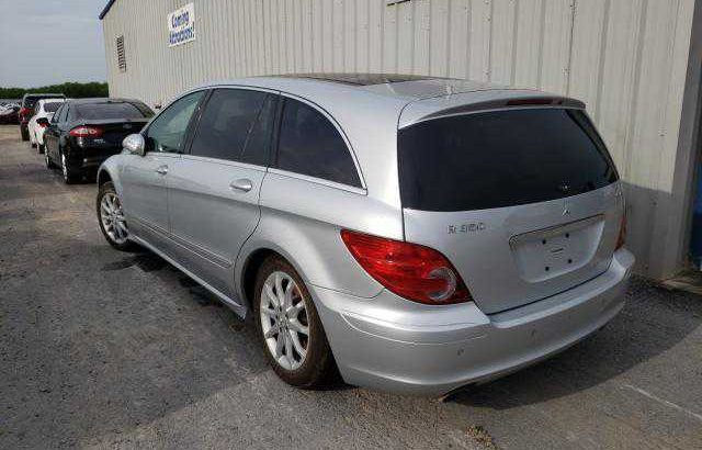 2007 Mercedes Benz R 350 GOING FOR N450,000