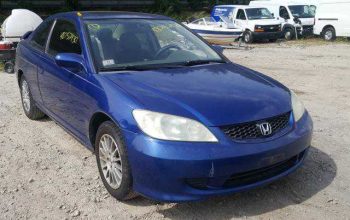 2005 Honda Civic Going for N300,000