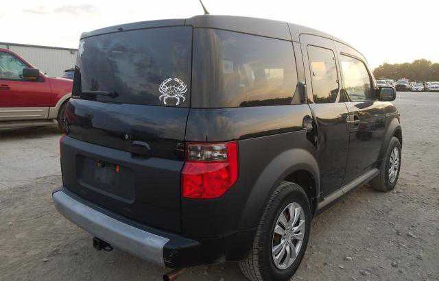 2008 Honda Element going for N450,000