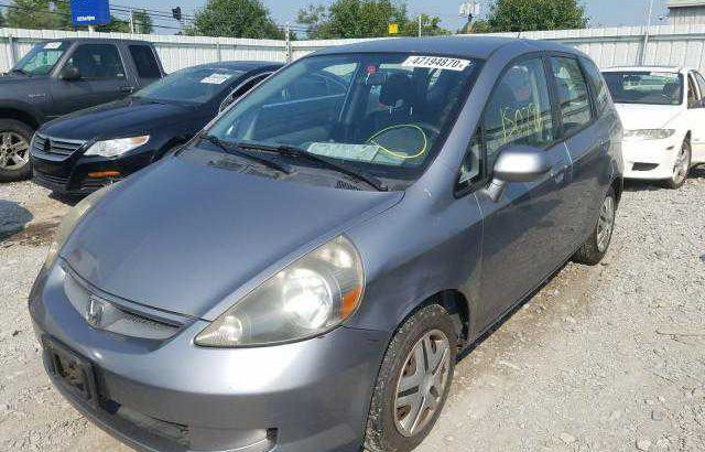 2007 Honda Fit going for N400,000