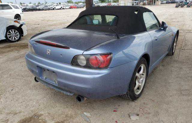 2002 Hyundai S2000 going for Sale