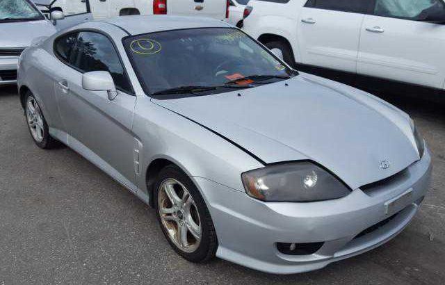 2005 Hyundai Tiburon going for N350,000