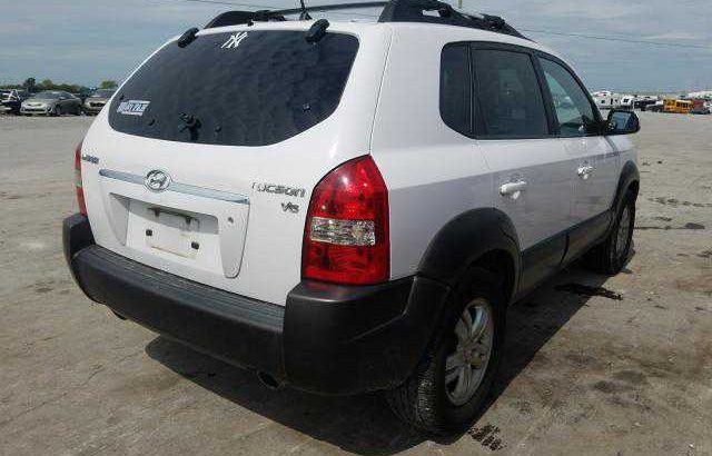 2006 Hyundai Tucson GLS going for N400,000