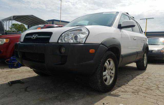 2006 Hyundai Tucson GLS going for N400,000