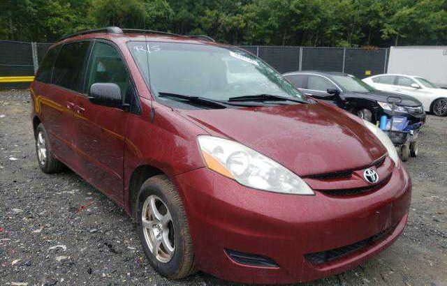 2009 TOYOTA SIENNA CE For Sale Going For N400,000