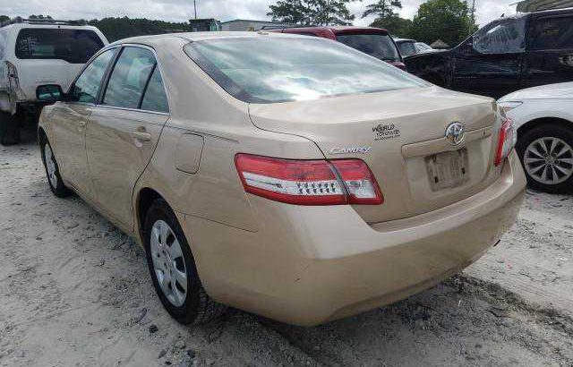 2010 TOYOTA CAMRY BASE For Sale Going For N500,000