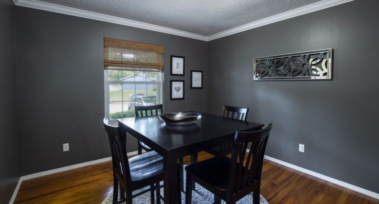 Dining Table w/ 4 Chairs