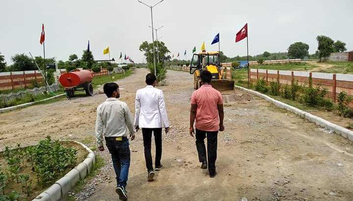 आसान मासिक किस्तों मे प्लॉट पाने के लिए सम्पर्क करें