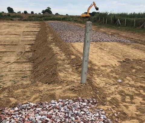 plot hi plot Shona Gurgaon plot area ,50.100.200
rs ,6000 pr gaj 
please call me