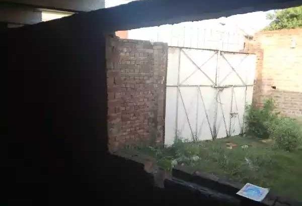 2 room and one back ground