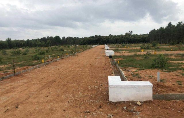 Plot + villa house @ 35L in E-city