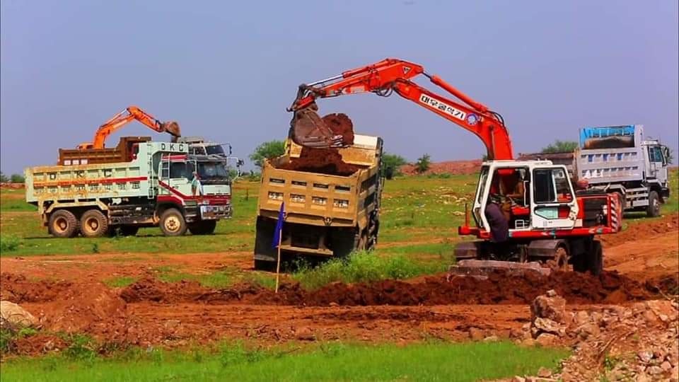 Enjoy a luxurious living experience in the most choicest block of Capital Smart City!

✅  Exclusive