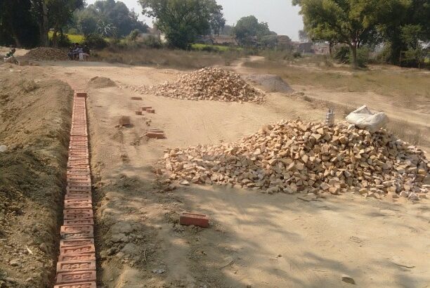 PLOT IN MUNGARI, NAINI AT MAIN NATIONAL HIGHWAY