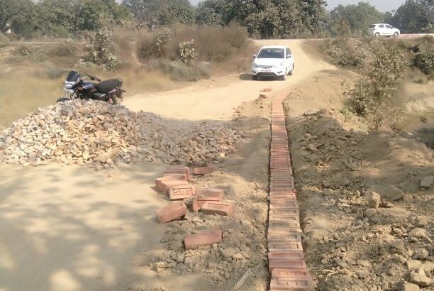 PLOT IN MUNGARI, NAINI AT MAIN NATIONAL HIGHWAY