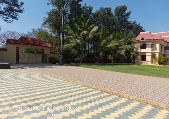 Luxurious Farm house